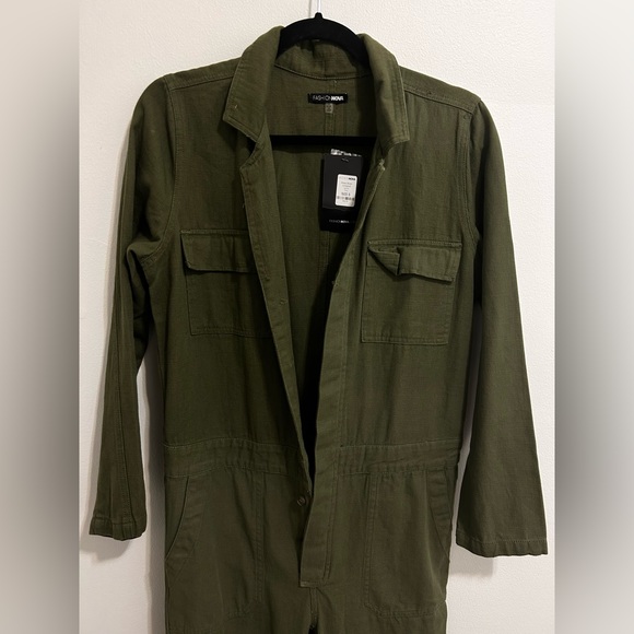 Fashion Nova Rosie Boiler Jumpsuit New in Olive Green Size Small - Picture 2 of 3